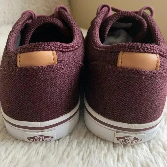 Vans maroon color sneaker size 6.5 - Picture 3 of 7
